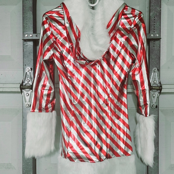 Santa Dress - Picture 3 of 4